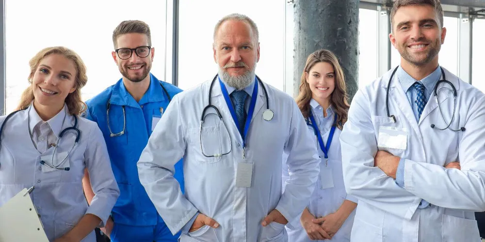 Grupos de WhatsApp de Médicos: Como Encontrar e Participar com Segurança